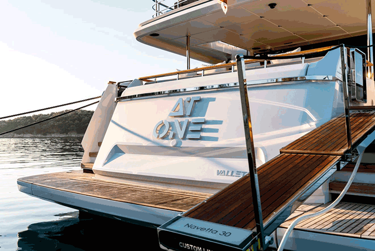 Custom Line Navetta 30